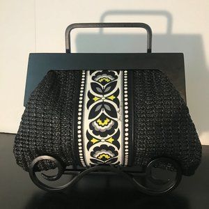 Straw Clutch - Black/White